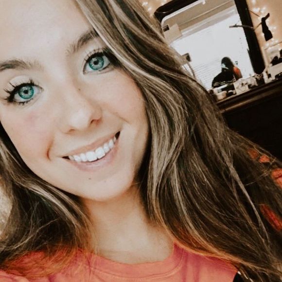 Meet your Posher, Haleigh - Picture 1 of 1